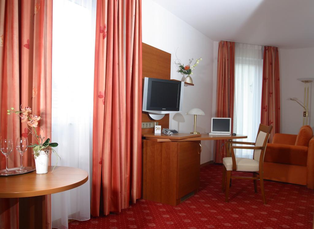 Hotel Zur Pfalz Kandel Rum bild