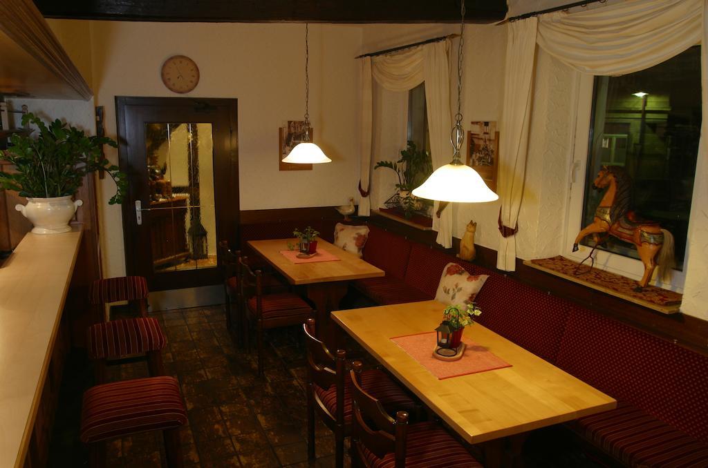 Hotel Zur Pfalz Kandel Exteriör bild