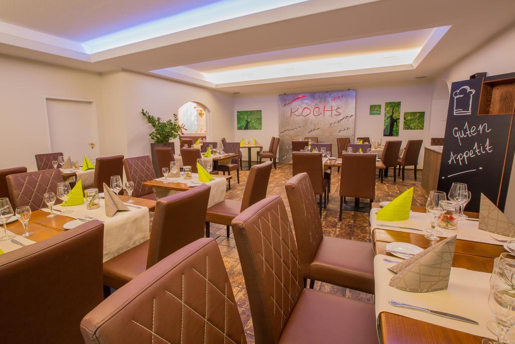 Hotel Zur Pfalz Kandel Exteriör bild